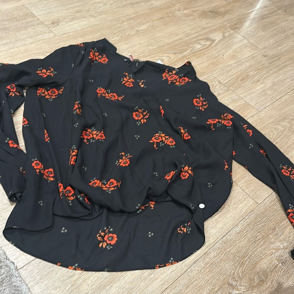 SCOTCH & SODA Floral Print Crossover V-neck Top in Black Size L